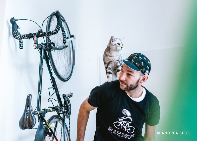 Danny Müller, Bike Surly und Kater Luke, Foto: Andrea Siegl